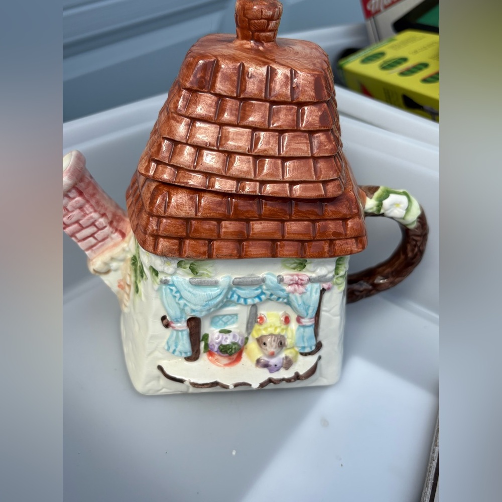 Heritage Mint/vintage Mouse Cottage Teapot with Brown Roof and Pastel Accents